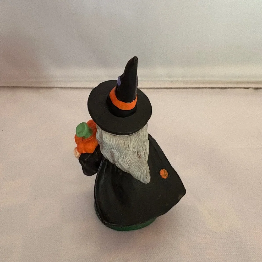 Vintage Midwest Importers Halloween Witch Holding Pumpkin Figurine Decoration 3